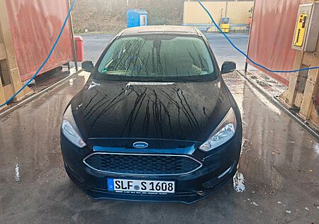 Ford Focus 1,0 EcoBoost 92kW Business Edition Bus...