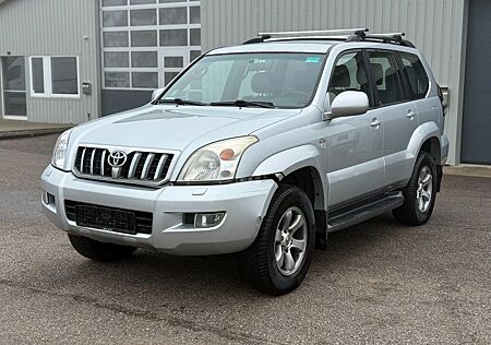 Toyota Land Cruiser 3.0 D-4D 7 Sitzer/DPF/KLIMA/AHK