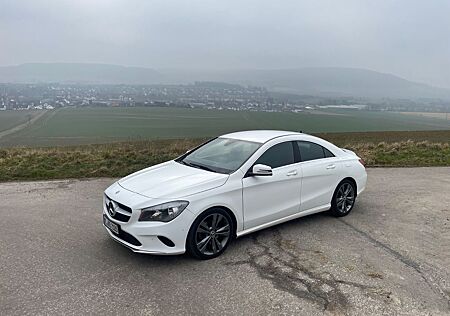 Mercedes-Benz CLA 200