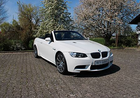 BMW M3 E93 *erst 93tkm* *1. Hand* *Scheckheft gepfl.