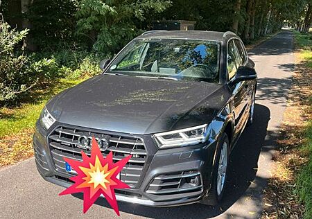Audi Q5 55 TFSI e S tronic quattro -