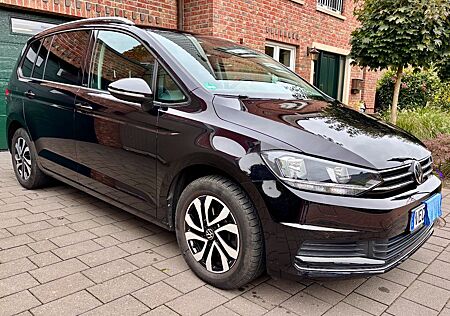 VW Touran Volkswagen 1.5 Active, TÜV neu, W.-Garantie, AHK