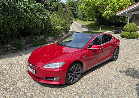 Tesla Model S P90D Ludicrous kostenloses Supercharging