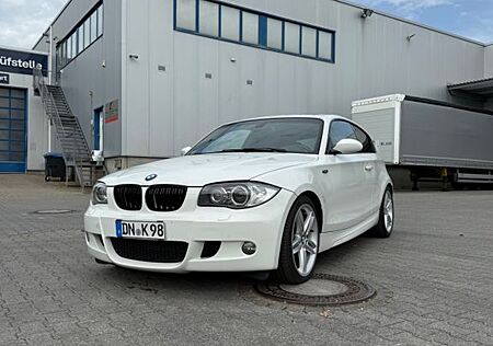 BMW 120d Service neu M-Paket Xenon Schiebedach