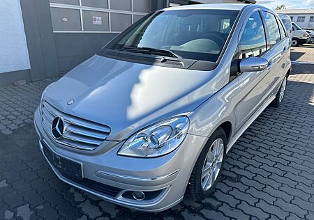 Mercedes-Benz B 200 Sports Tourer AHK Sitzheizung TÜV Neu