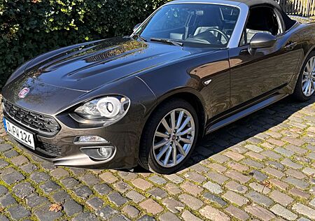 Fiat 124 Spider Lusso absolut neuwertig