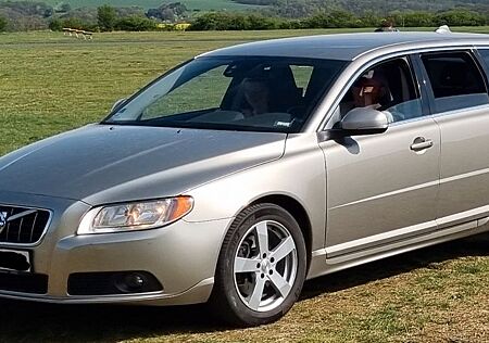 Volvo V70 D4 Kinetic, technisch top,