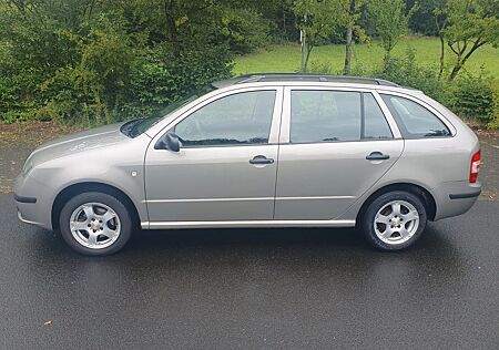 Skoda Fabia 1.4i 16V Combi 6Y *** TÜV neu ***