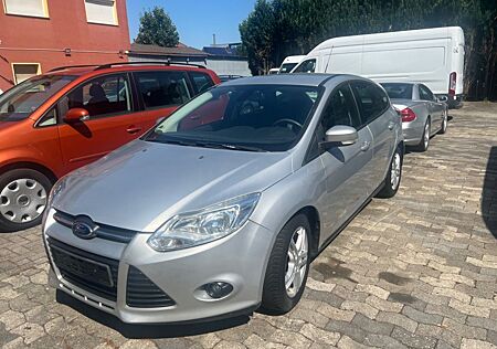 Ford Focus Lim. Trend*AUT/MFL/Klima/LM/2.Hand/TÜV NEU