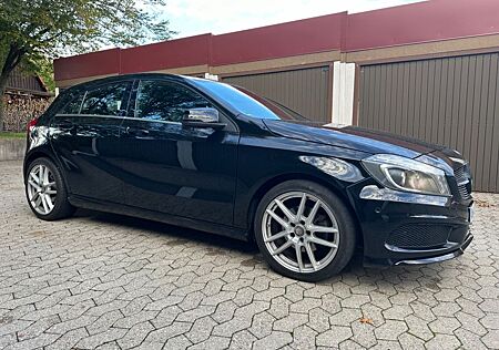 Mercedes-Benz A 180 AMG Line AMG Line