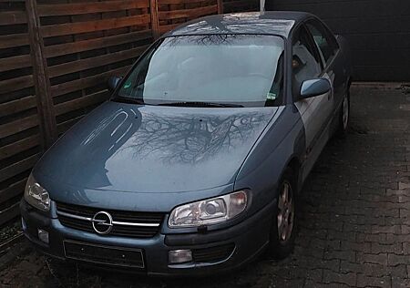 Opel Omega 2.0 16V -