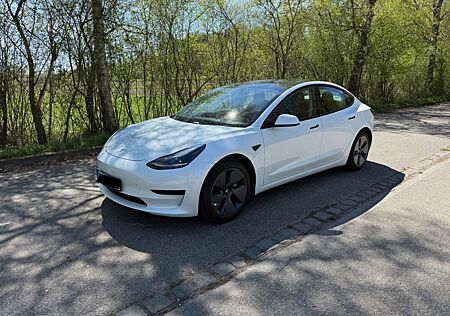 Tesla Model 3 Standard-Reichweite Plus - Hinterrad...