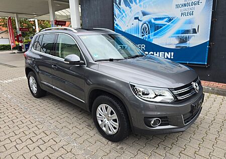 VW Tiguan Volkswagen Sport & Style BMT 4Motion * VOLL * 1.HAND