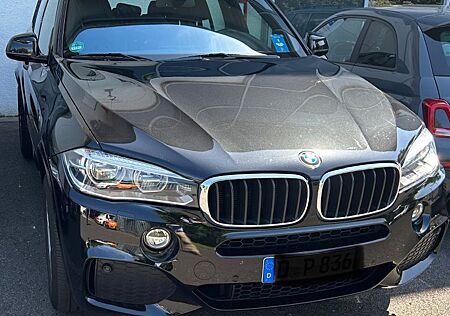 BMW X5 xDrive30d - M Sport Leder AHK Cam