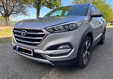 Hyundai Tucson blue Advantage 2WD, 1. Hand, Automatik