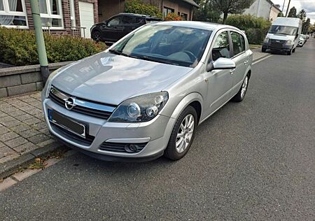 Opel Astra 1.8 ECOTEC 92kW Automatik -
