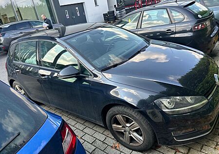 VW Golf Volkswagen VII Lim. Highline BMT *Leder*Navi*Xenon*SH