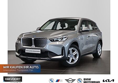 BMW iX1 xDrive30 Anhängerkupplung, 18"