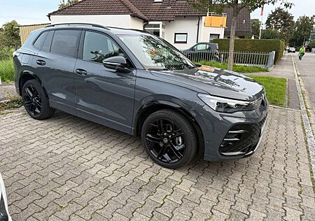 VW Tiguan Volkswagen 1.5 eHybrid OPF DSG R-Line R-Line