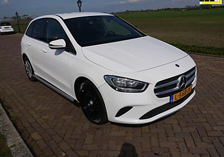 Mercedes-Benz B 200 200d AUT * EX POLITIE ---- NEW MODEL * AC