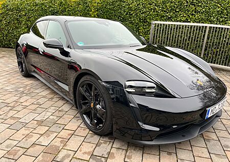 Porsche Taycan Sport Turismo Pano Luft Perf Chrono Kam