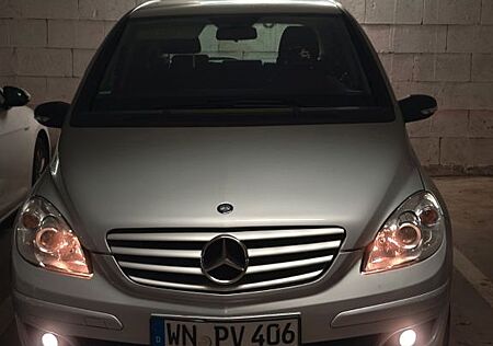 Mercedes-Benz B 150 -
