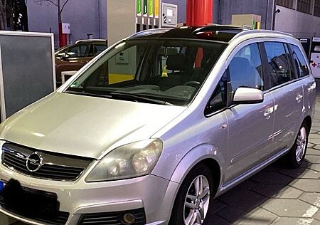 Opel Zafira 1.8 -