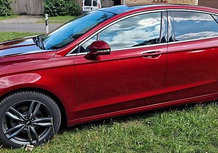 Ford Mondeo 2,0 TDCi 132kW Titanium PowerShift Rot