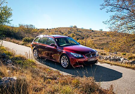 BMW M5 Touring Indianapolis Red/Panorama/HeadUp