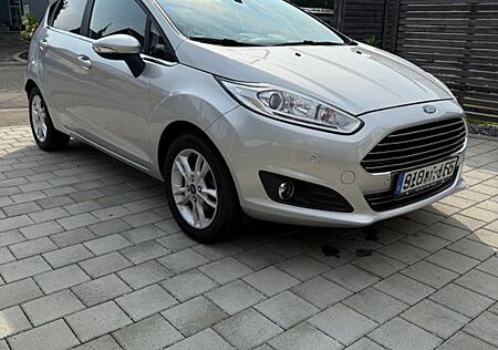 Ford Fiesta | TÜV 06/26 | 8-fach bereift
