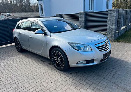 Opel Insignia A Sports Tourer Edition TÜV 08/2026