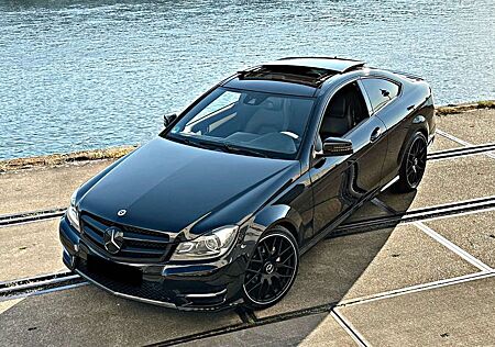 Mercedes-Benz C 250 CDI Edition 1 | AMG PANO KAMERA ILS LED