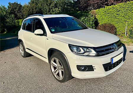 VW Tiguan Volkswagen 2.0 TDI LOUNGE Sport & Style R-Line
