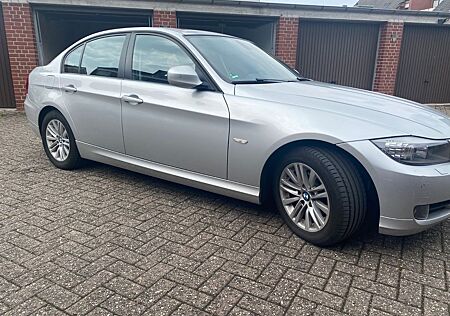 BMW 320i Automatik SHZNavi | Tempomat | Garag