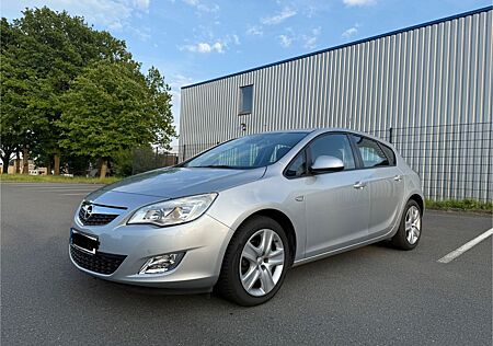 Opel Astra 1.6 / Automatik