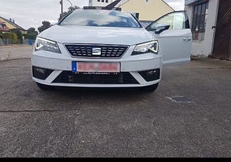 Seat Leon 2.0 TDI Xcellence Pano Beats Keyless Go