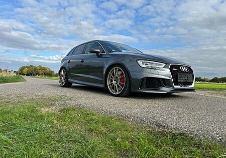 Audi RS3 2.5 TFSI Sportback *B&O*Navi*Schale