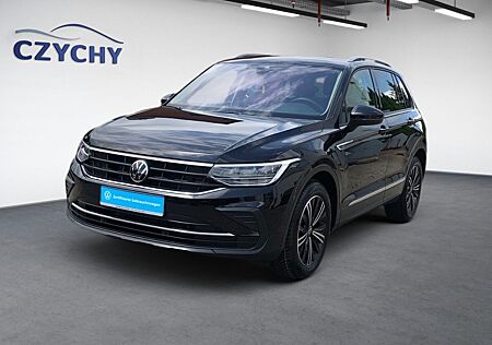 VW Tiguan Volkswagen 1.5 TSI DSG Active +NAVI+SIDE+APP