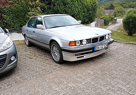 BMW 750i