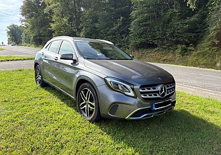 Mercedes-Benz GLA 180 - Urban, Navi, Service neu, Totwinkelas.