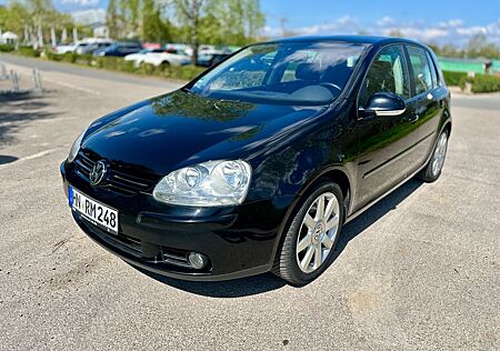 VW Golf Volkswagen 5 2.0 FSI Anhängerkupplung TÜV Einparkhilfe
