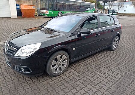 Opel Signum 1.9 CDTI 110kW -