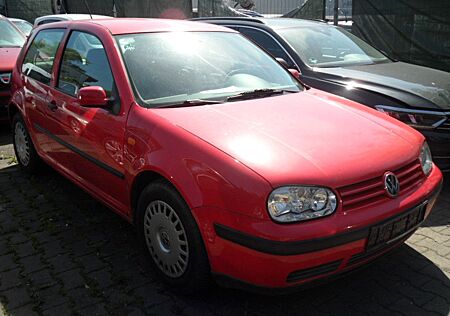VW Golf Volkswagen 1.4 Klima. TÜV 05/2026