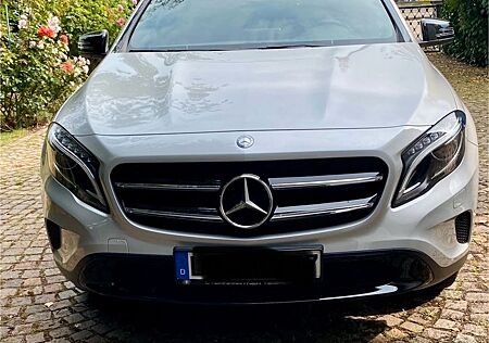 Mercedes-Benz GLA 200 SCORE!