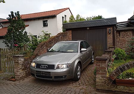 Audi A4 2.0 Benzin / LPG Limousine