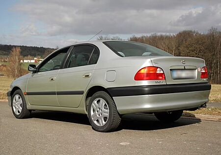 Toyota Avensis 1.8 Linea Sol