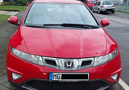 Honda Civic 1.8 | TÜV NEU