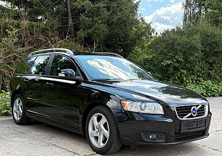 Volvo V50 Kombi D2 Business Pro Edition, Navi, Xenon,