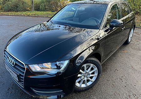 Audi A3 Sportback attraction*PDC*NAVI*SCHECKHEFT*