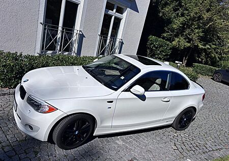 BMW 128i Automatik, Leder, Schiebedach, Memory